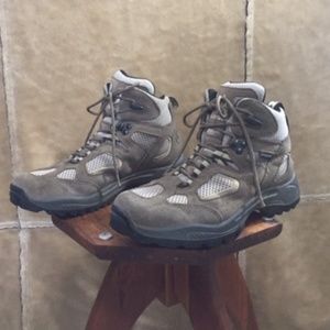 Vasque UltraDry HIKING BOOTS - great condition